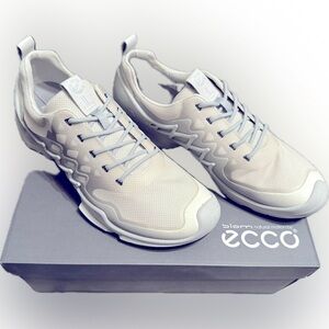 Men's Ecco Biom
Size 10.5